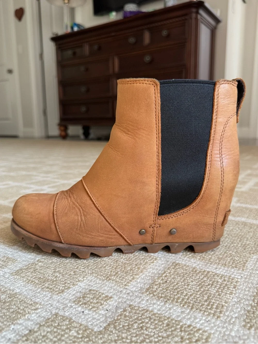 Sorel Lea Wedge Chelsea Ankle Boots Tan Waterproof Leather Women’s Size 7.5